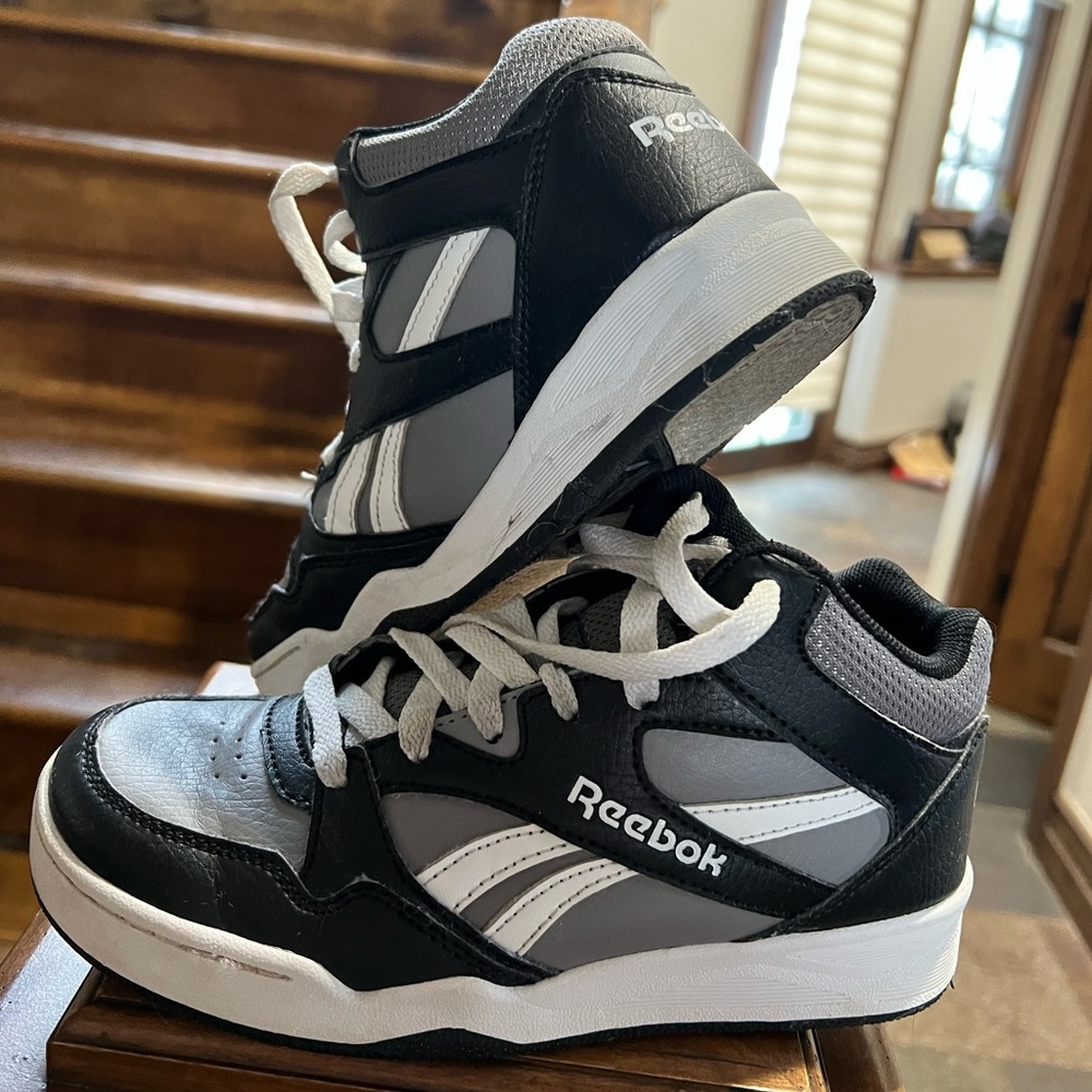 Reebok gym shoes high top sneakers black gray white neutral